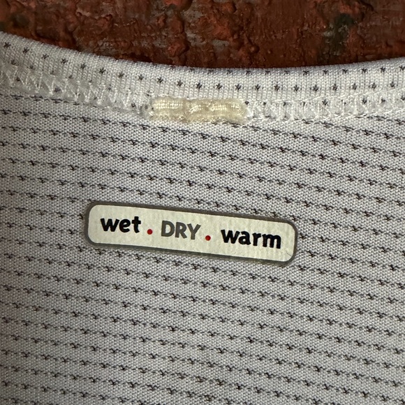 Lululemon Silverescent Mesh Running Tank Size 8 White Gold Athletic Top - Picture 2 of 4